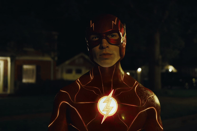 Ezra Miller seguirá siendo ‘Flash’