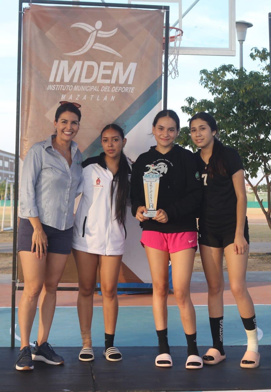 $!Guasave y Panteras Culiacán, campeones de Copa de Voleibol Imdem