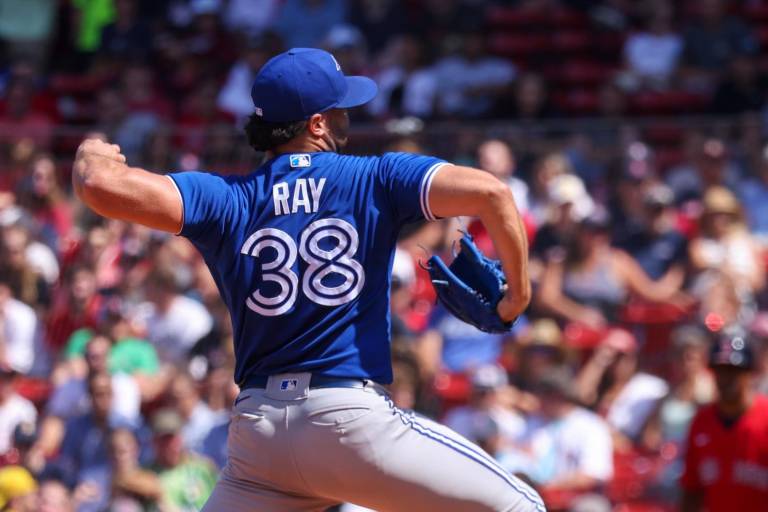 Robbie Ray domina y Azulejos derrota a Boston en el primer duelo de la doble cartelera