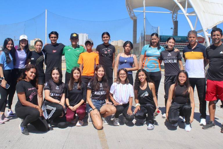 Viaja selección de atletismo de Mazatlán al Macro Regional