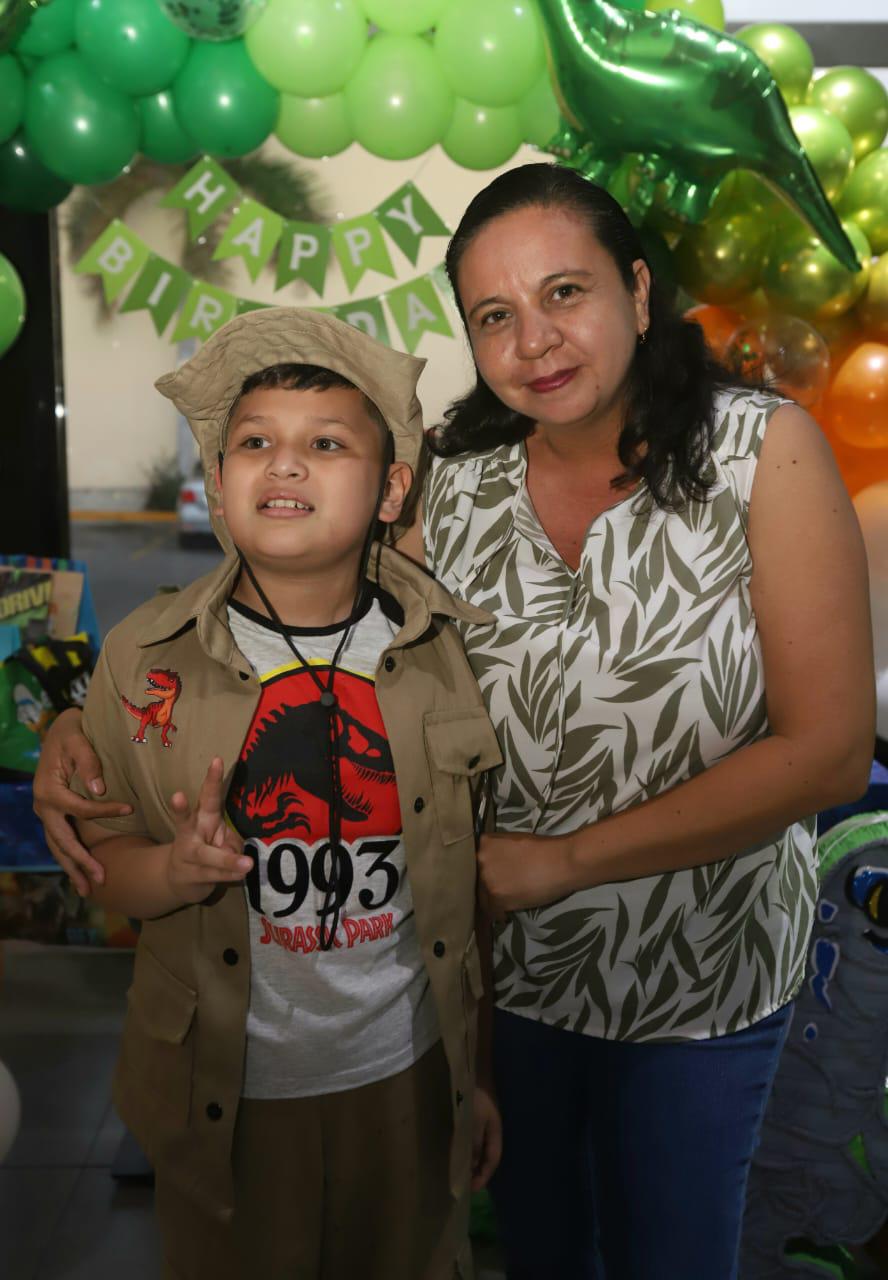 $!Juanito junto a Cecilia Arciniega.