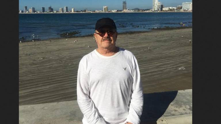 Desde hace varios días Pedrito Sola se encuentra en Mazatlán.