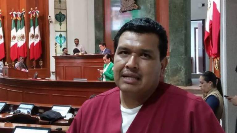 Congreso no llamará a suplente de Martín Vega por ausencias por problemas de salud
