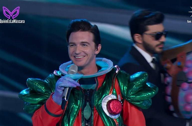 Expulsan a Drake Bell de ‘¿Quién es la máscara?’; era ‘Bebé Alien’