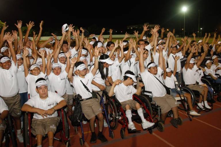 Abanderan a delegación mazatleca de paratletas rumbo a etapa estatal