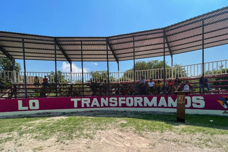 Entregan nuevo estadio de beisbol en Chametla, Rosario
