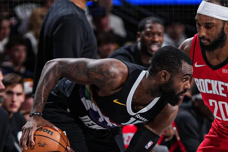 Houston Rockets superan 115-101 a Denver Nuggets.