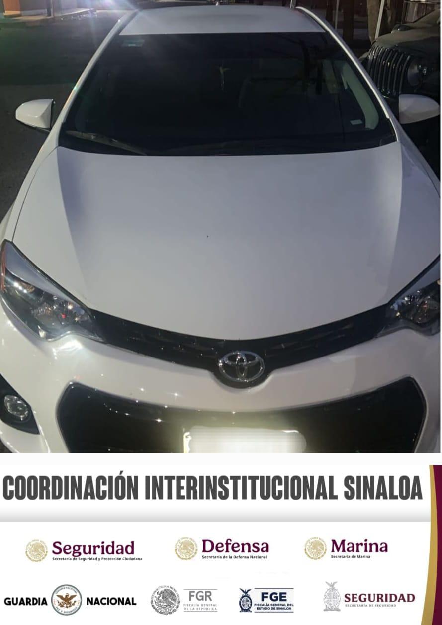 $!Detienen a una pareja por posesión de un arma de fuego y conducir a gran velocidad en Culiacán