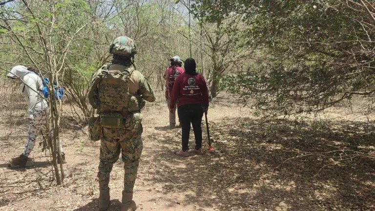 Integrantes del colectivo de búsqueda realizaron labores en la zona de El Castillo, donde fueron localizados dos restos humanos femeninos.