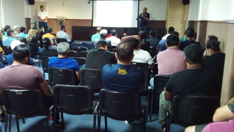 Los entrenadores deportivos de la UAS estuvieron presentes en el taller de capacitación docente.
