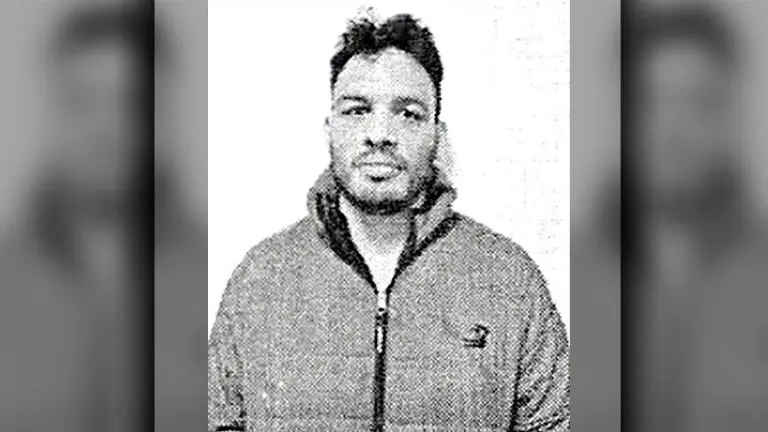 Julio César Chávez Carrasco durante su detención por autoridades migratorias en Estados Unidos.