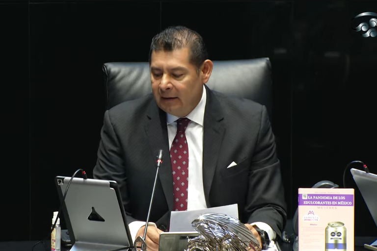 Senador de Morena propone desaparecer al INAI