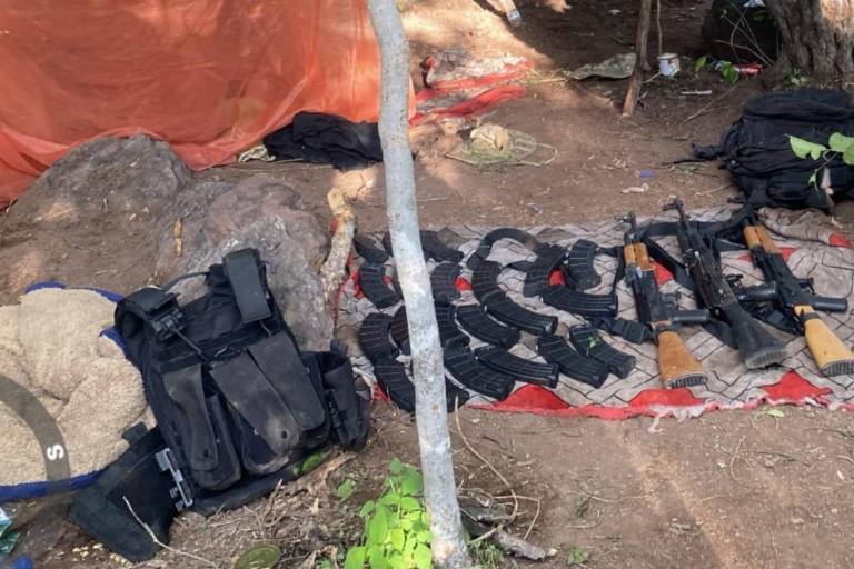 Marina desmantela campamento en Elota