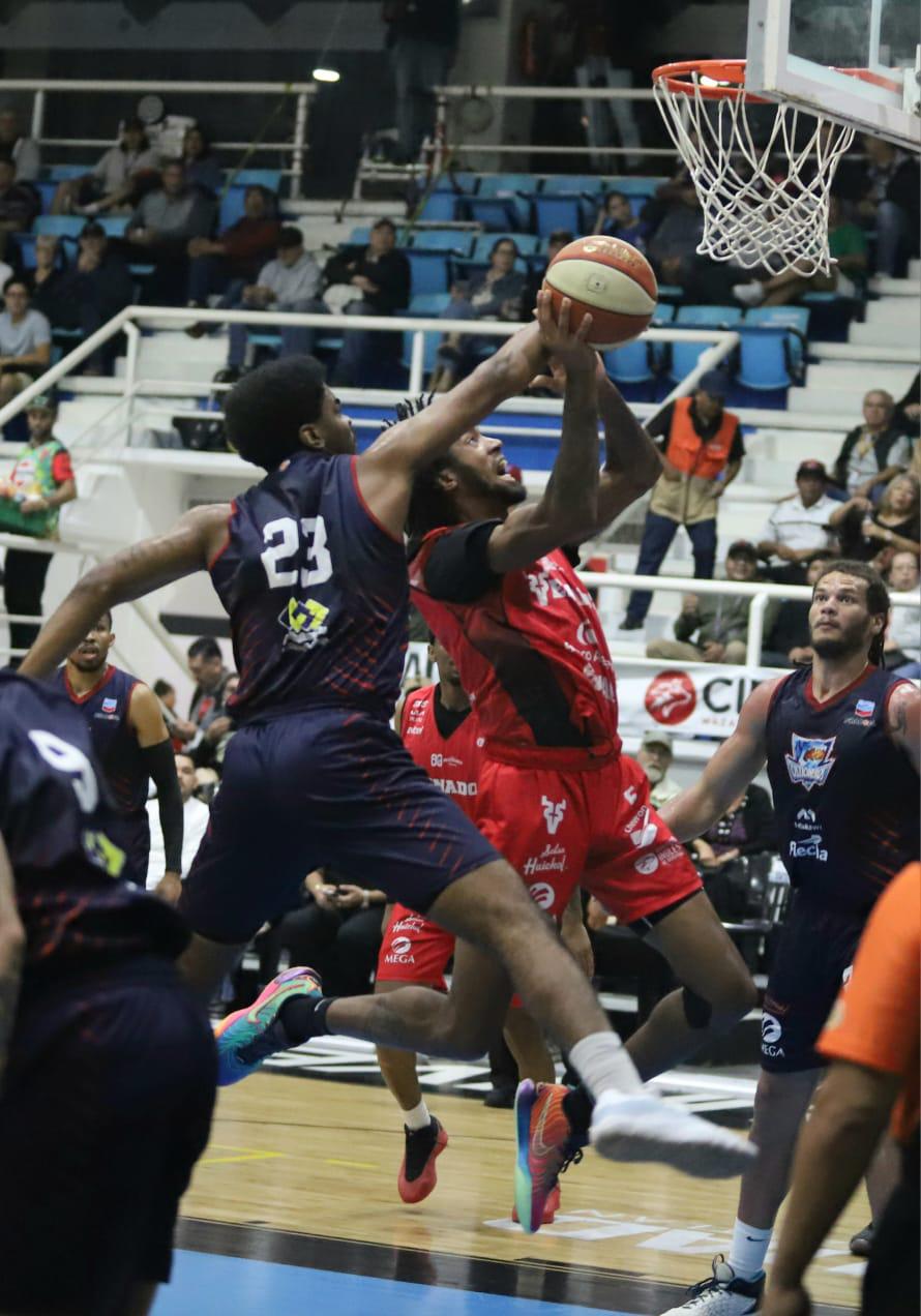 $!¡Por fin llega el primer triunfo en casa para Venados Basketball!