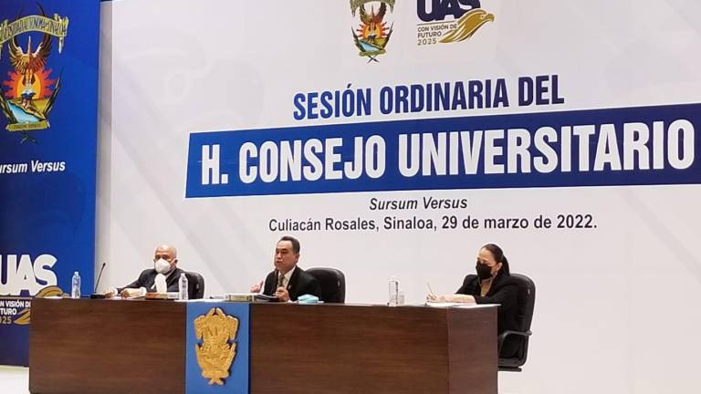 El Rector de la UAS Jesús Madueña Molina informó durante sesión de consejo universitario que serán cinco puntos los que estarán activos para la aplicación de la vacuna Covid-19