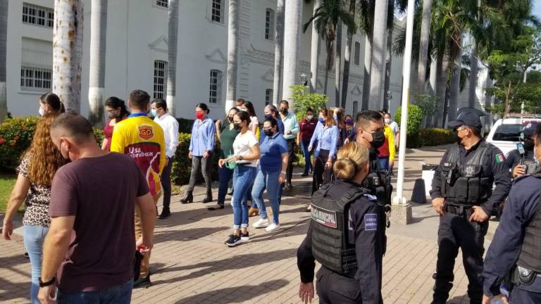 Ayuntamiento de Culiacán tiene simulacro de sismo, incendio y accidentes