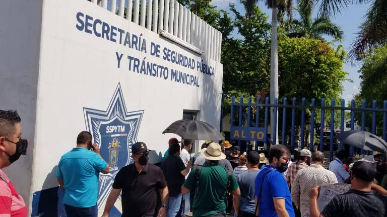 Policías municipales acusan al Gobierno de Culiacán de condicionar su quincena