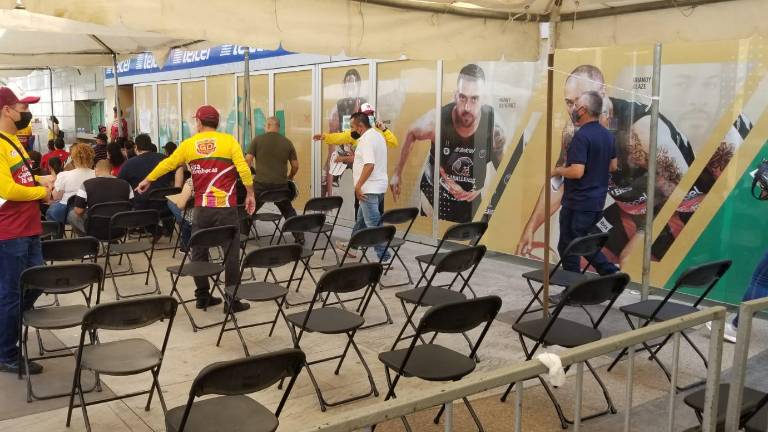 En Culiacán actualmente se vacuna a la población de 40 a 49 años.