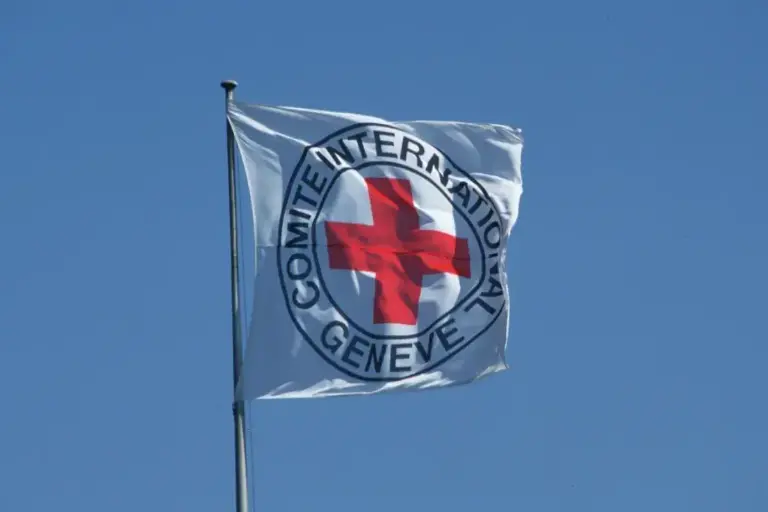 Cruz Roja insta a líderes mundiales a detener matanza en Sudán