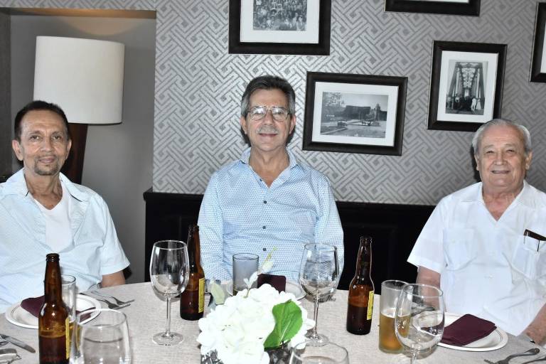 Celebran Los Caminantes su reunión ‘1500’