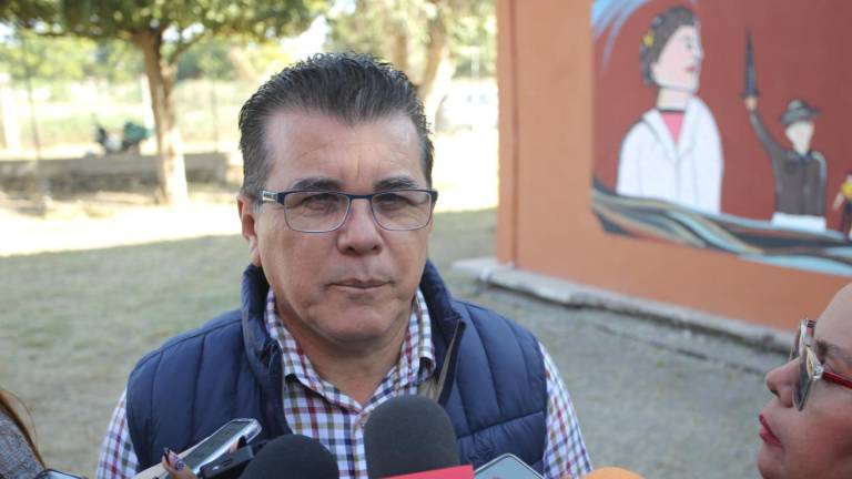 El Alcalde Édgar González Zataráin dio la orden de que se revisen los derrames en la zona de Playa Cerritos y el Estero del Yugo.
