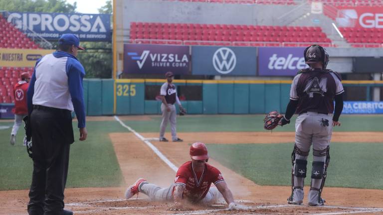 Tomateros remonta y vence 3-2 a Venados en el Teodoro Mariscal.