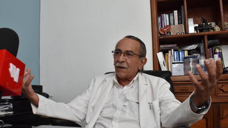 El doctor Porfirio Lango Obregón, padre de la doctora Bárbara Lango, comparte su sentir al tener a su hija cerca de él.