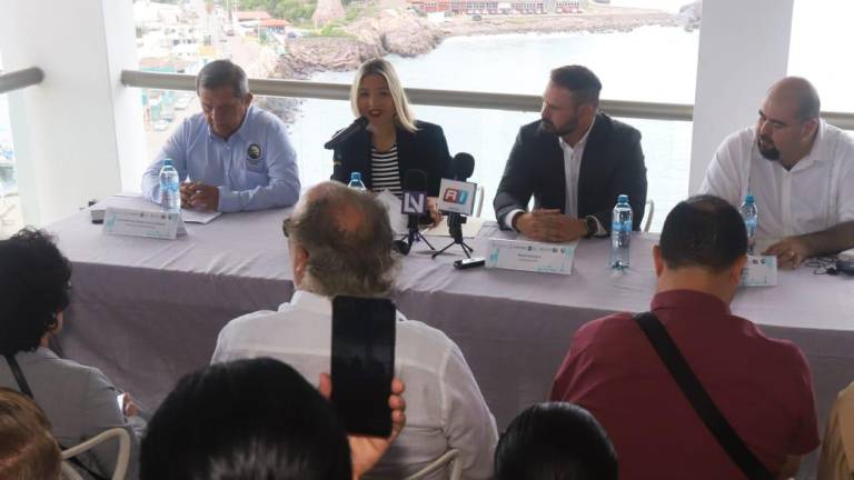 Conferencia de prensa para dar detalles de la próxima Convención de Cruceros que se celebrará en Mazatlán.