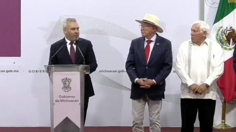 El anuncio fue en una conferencia de prensa conjunta entre el Gobernador de Michoacán, el Embajador de Estados Unidos en México y el titular de Agricultura federal.