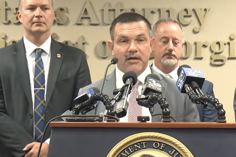 Redada migratoria en Georgia: ICE detiene a 475 personas en planta automotriz