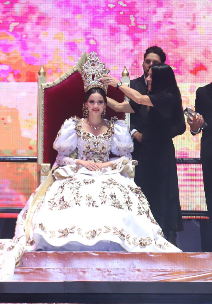 $!Uma I es coronada Reina de los Juegos Florales del Carnaval de Mazatlán