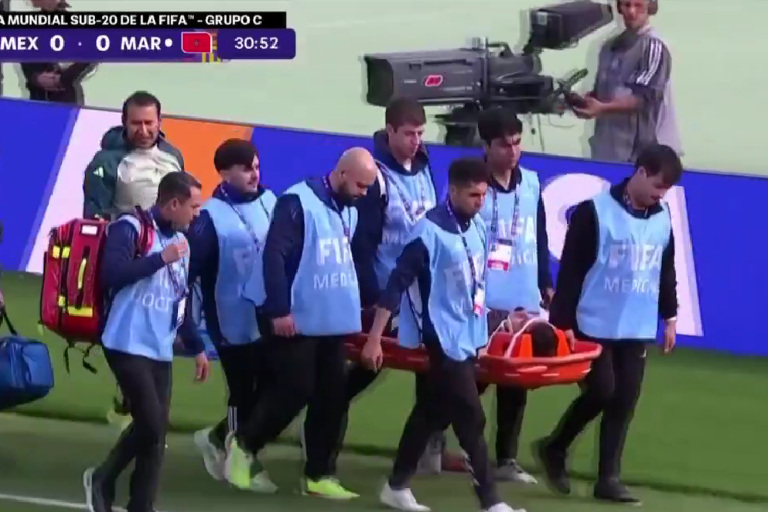 Mateo Levy sufre conmoción y abandona el México vs Marruecos en camilla