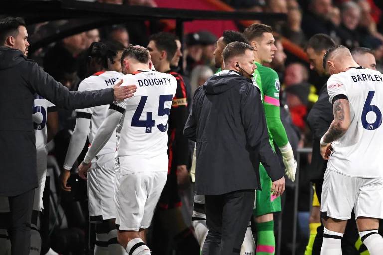Se suspende el Bournemouth vs. Luton tras desmayo de Lockyer