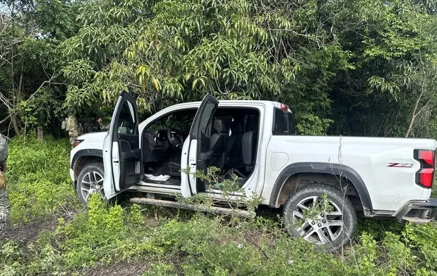 $!Asegura Marina una motocicleta y un arma de fuego, en la Zona Dorada de Mazatlán