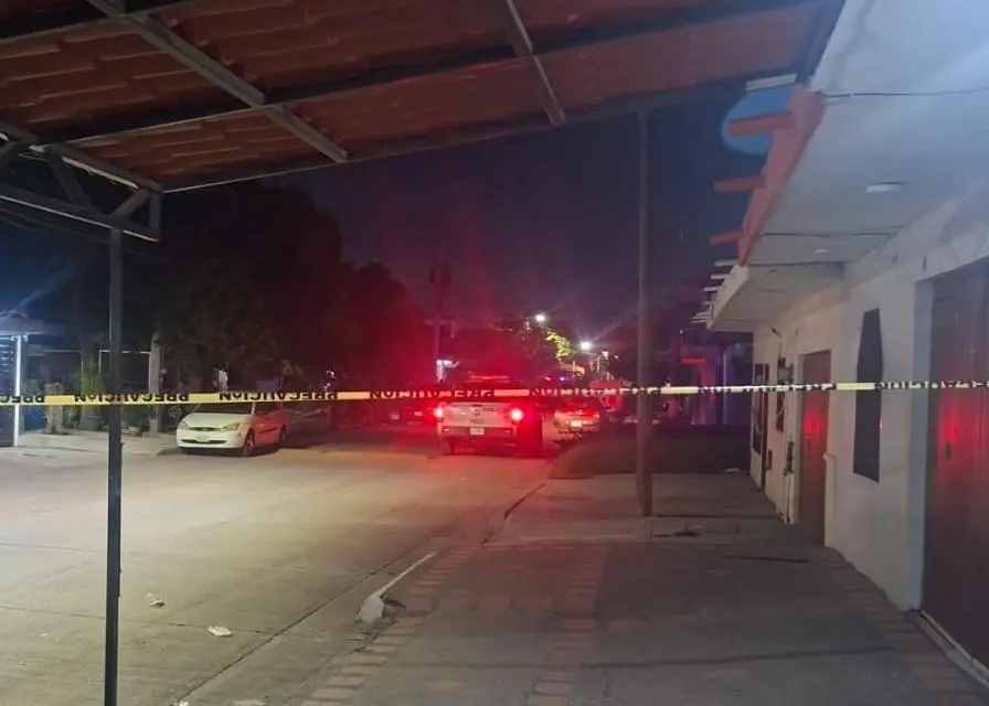 $!Hieren de bala a un hombre en la colonia Santa Elena, cerca de la estación del ferrocarril en Mazatlán