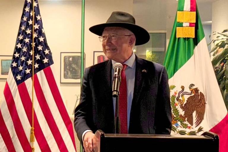 Hay fentanilo en México y se produce: Ken Salazar, en despedida como embajador
