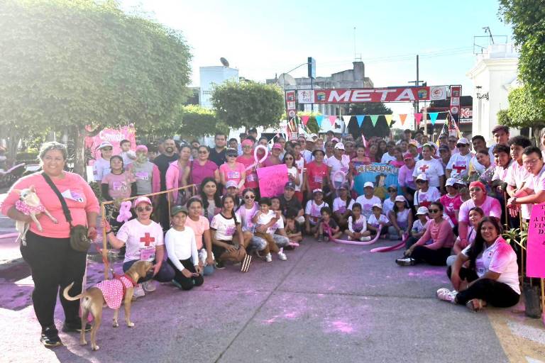 Realizan en Escuinapa caminata ‘Píntate de Rosa’ por el Día Internacional de la Lucha contra el Cáncer de Mama