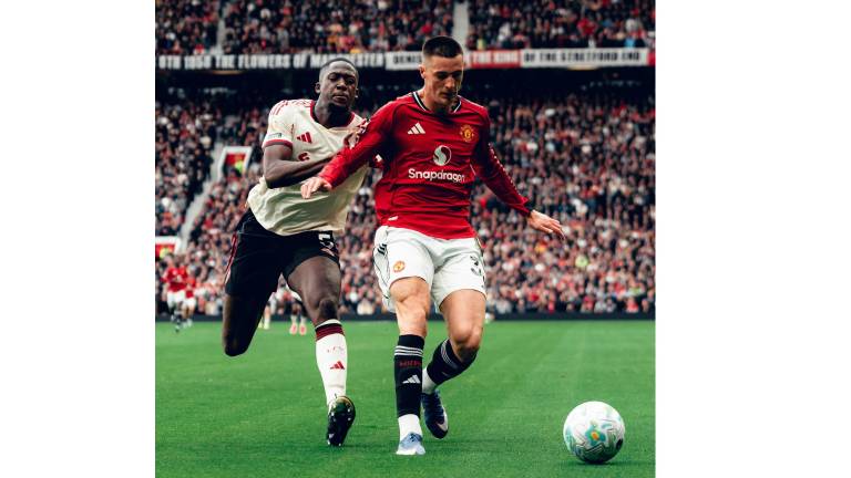 Manchester United pega en el Clásico.