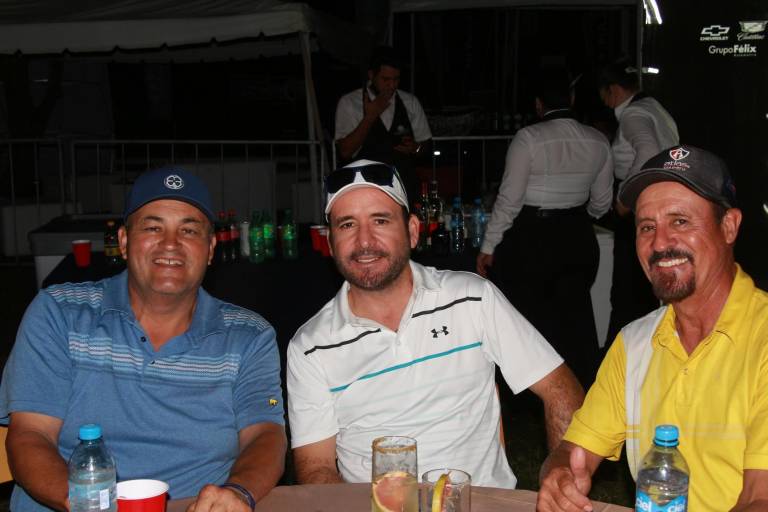 Golfistas viven amistosa competencia en el Country Club de Culiacán