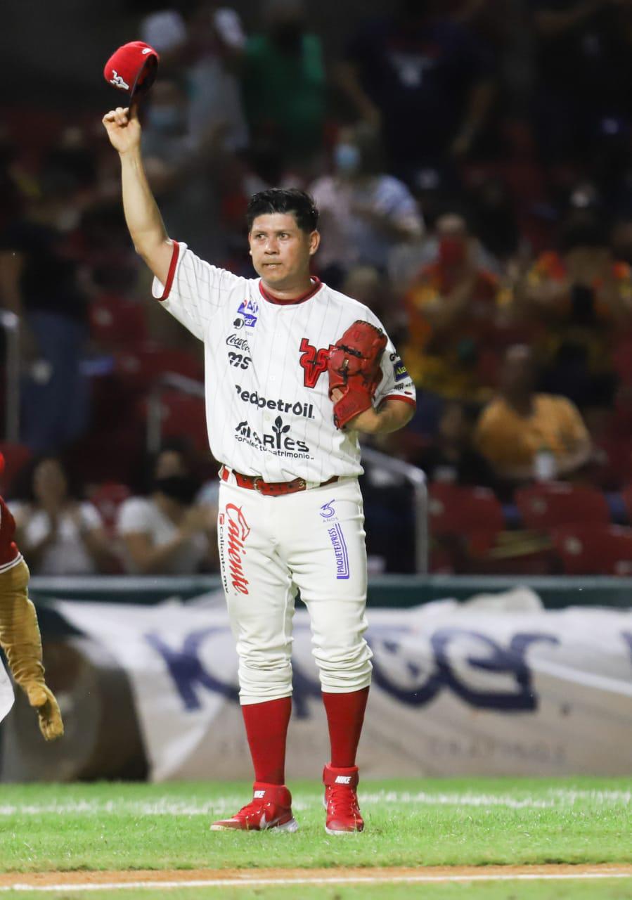 $!Venados de Mazatlán retira el número 39 de Walter Silva