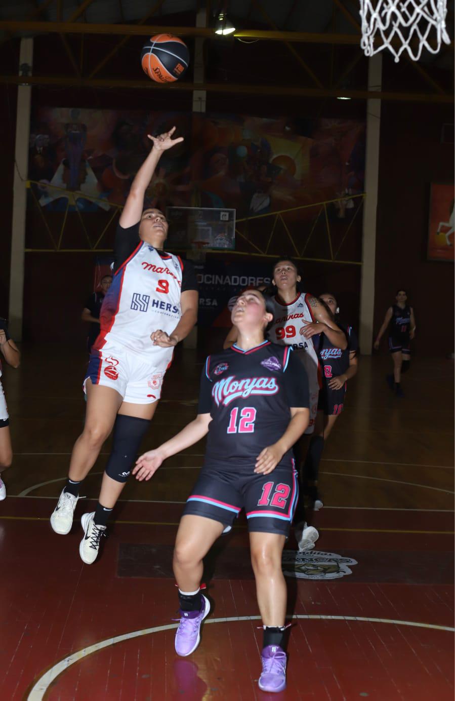$!Marinas aplasta a Monjas y llega encendido a los playoffs