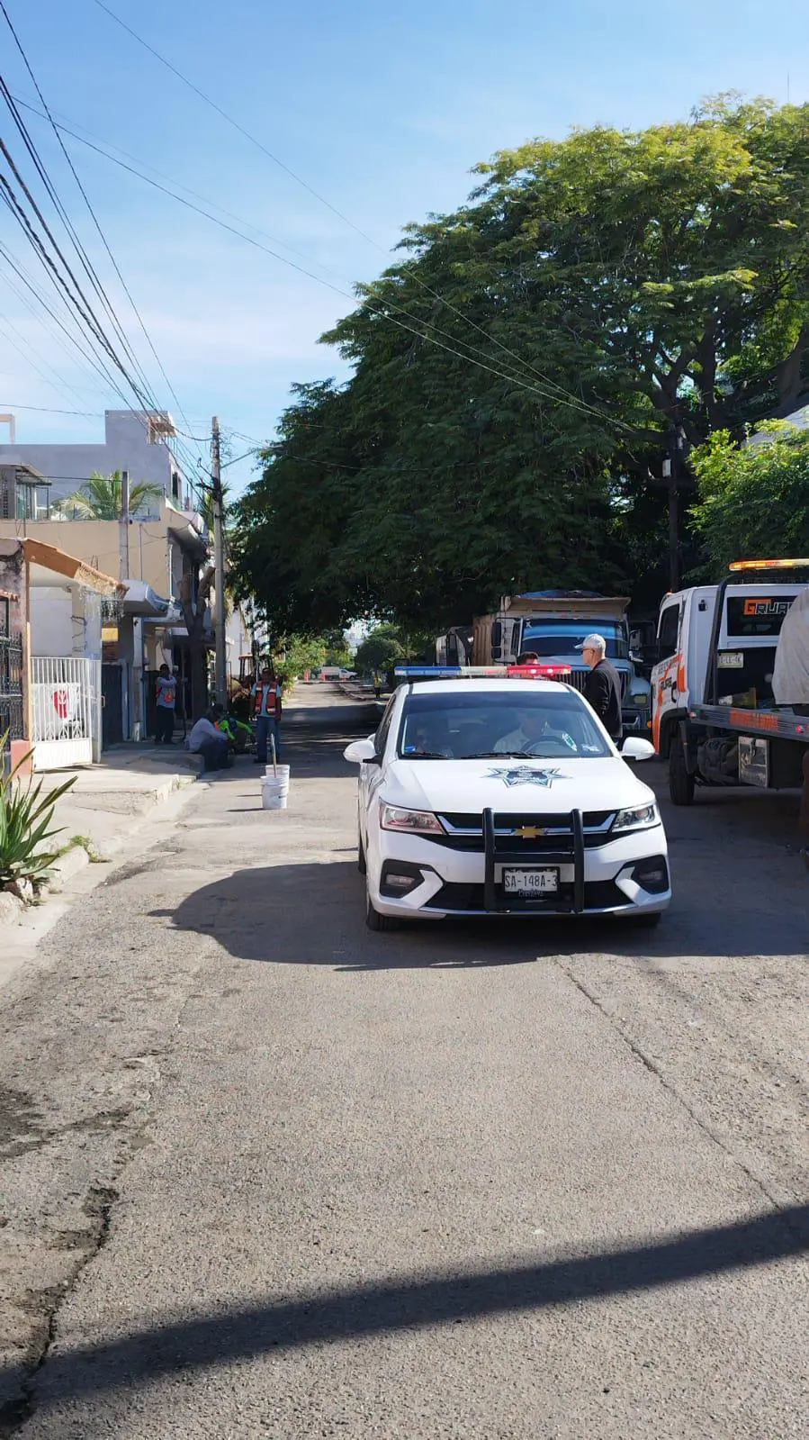 $!Reclaman vecinos pavimentación sin reparar drenaje colapsado en el fraccionamiento Estadio, en Mazatlán