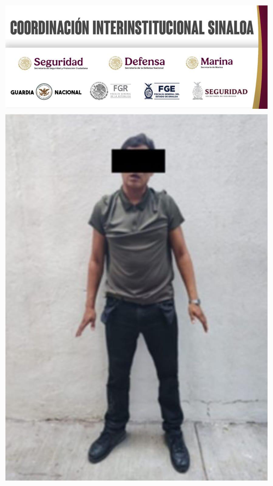 $!Ejército asegura armas, vehículo robado y equipo táctico en Culiacán