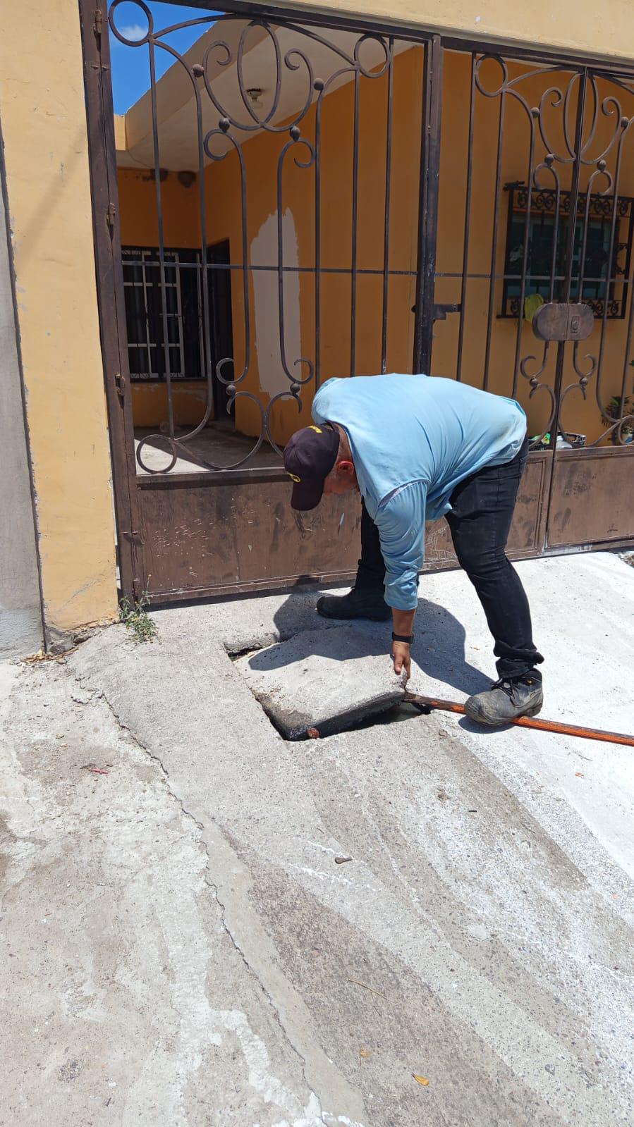 $!Atienden en Escuinapa problemas de drenaje con camiones prestados: Jumapae