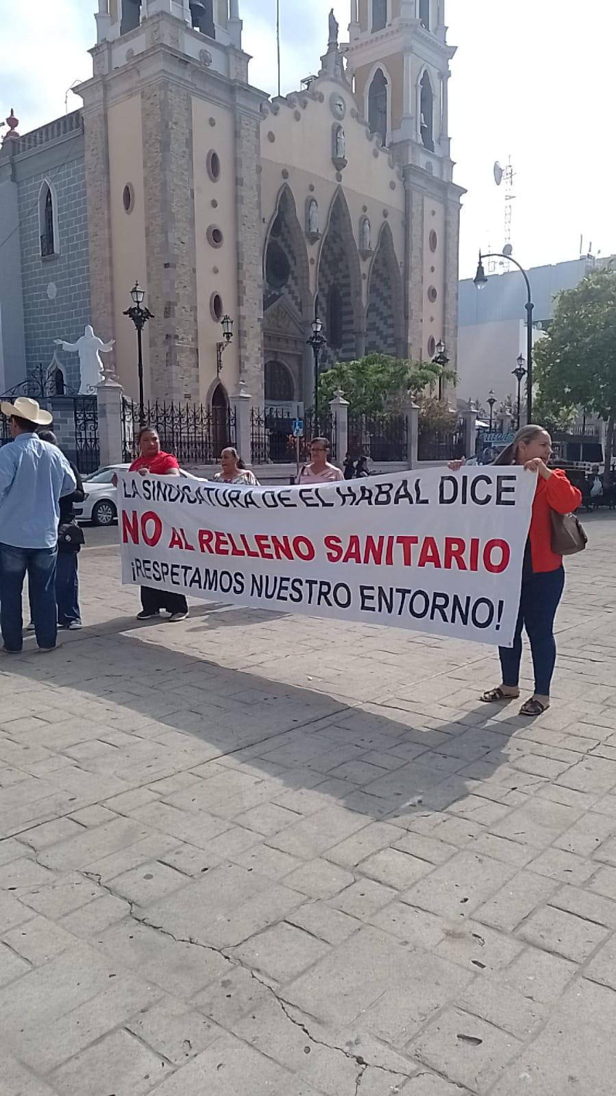 $!Comunidades del norte de Mazatlán protestan contra proyecto de relleno sanitario