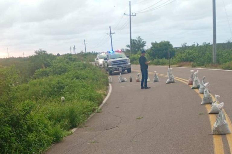Autoridades de Rosario turnan a dependencias hundimientos en carreteras