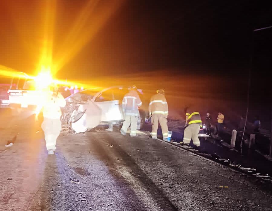 $!Choque en el Campo 35, en Ahome, deja dos muertos y cinco heridos graves