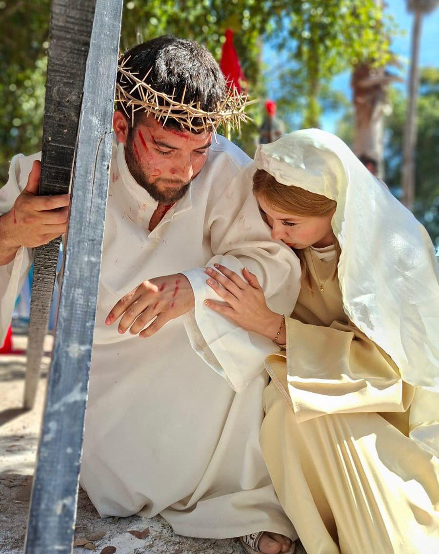 $!Diversos momentos del Vía Crucis fueron representados.