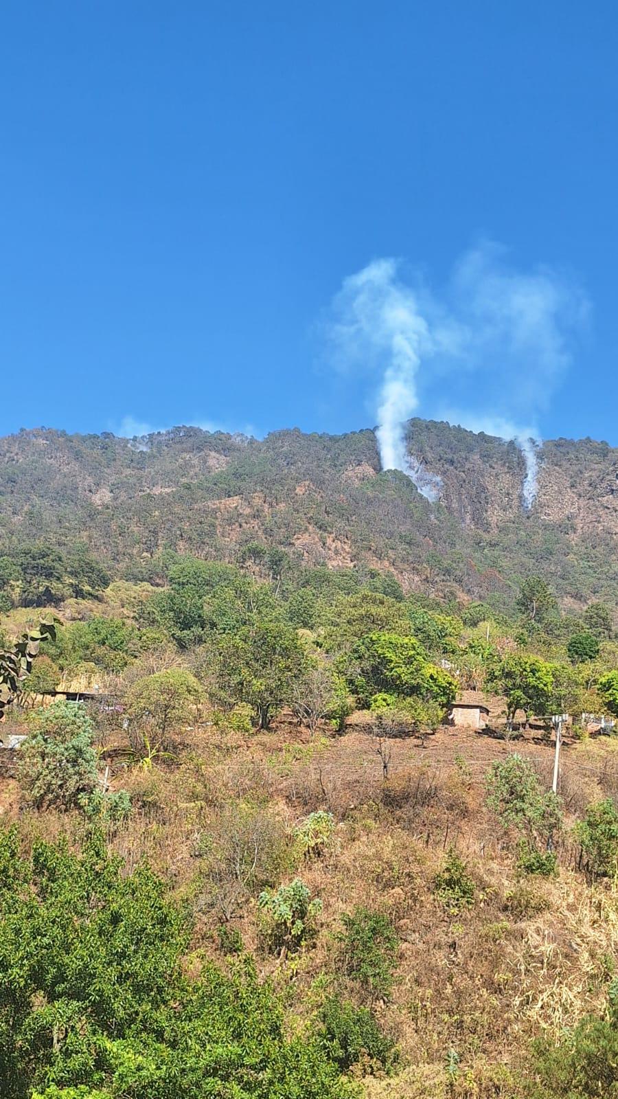 $!Reportan que incendio en la sierra de Concordia ahora está en la comunidad de Potrerillos