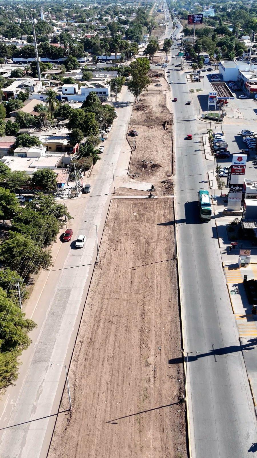 $!Restablecen al 100% la circulación en el Bulevar Centenario, en Los Mochis; activan semaforización